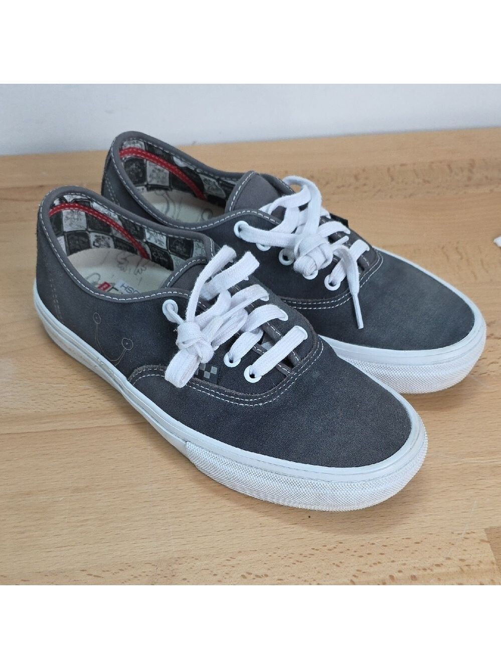 Gray Canvas Sneakers with White Laces men 9 Used Good Condition Doniel Johnston